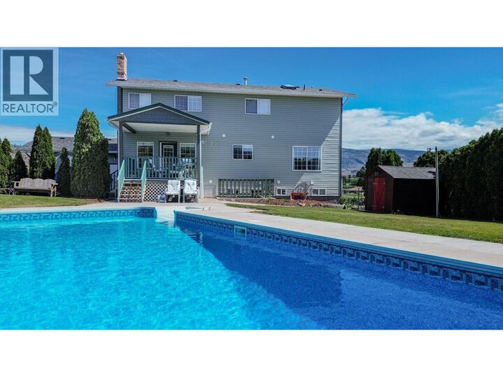 Property Photo: 445 Road 5 Other BC V0H 1T1