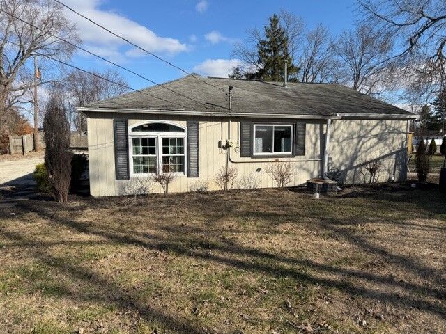 Property Photo:  2004 Hayes Avenue  IL 61920 