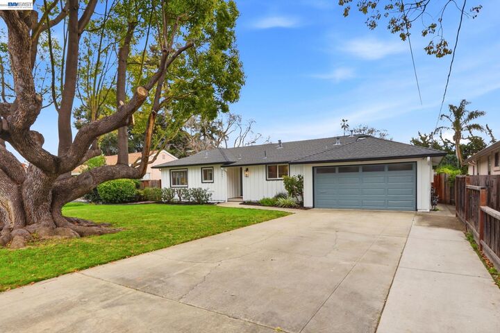 Property Photo: 37861 Glenmoor Dr CA 94536