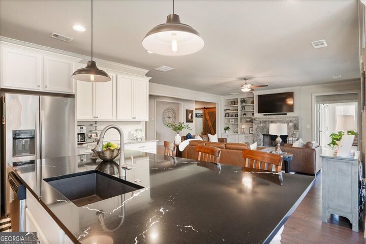 Property Photo:  309 Sterling Lake Way  GA 30549 