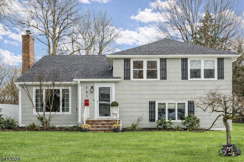 Property Photo:  741 Hyslip Ave  NJ 07090 