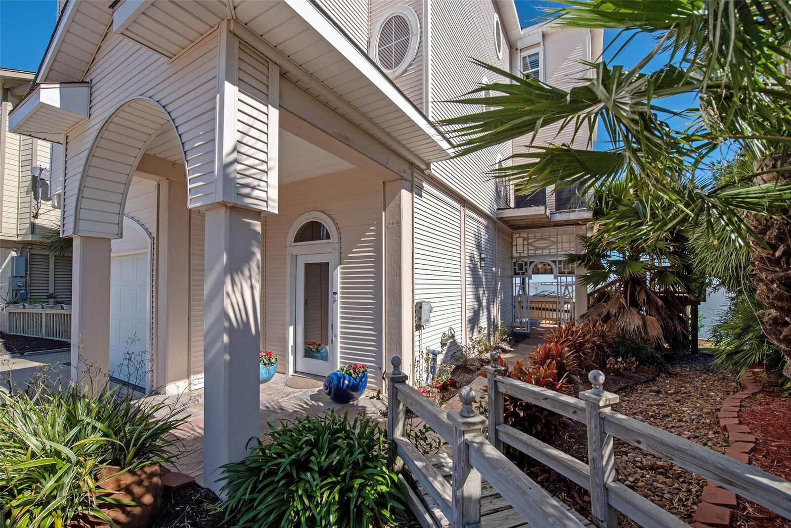 Property Photo:  1306 Outrigger  TX 77554 