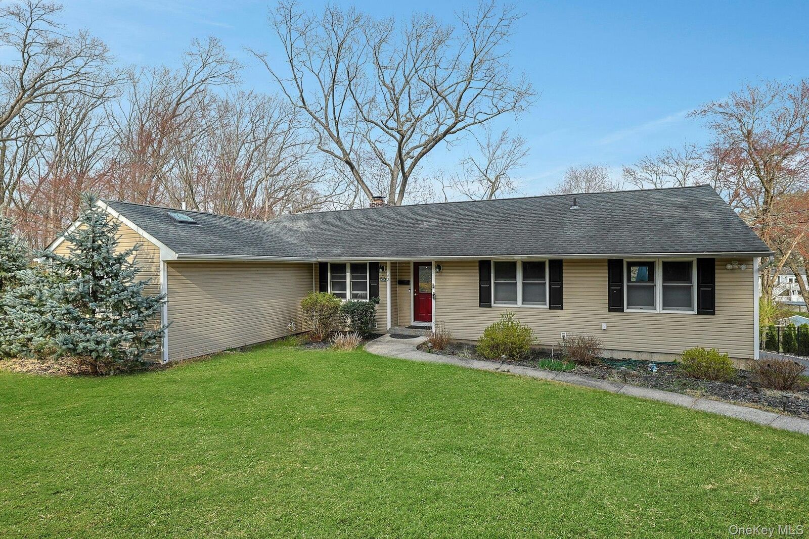 Property Photo:  42 Briarwood Drive  NY 10956 