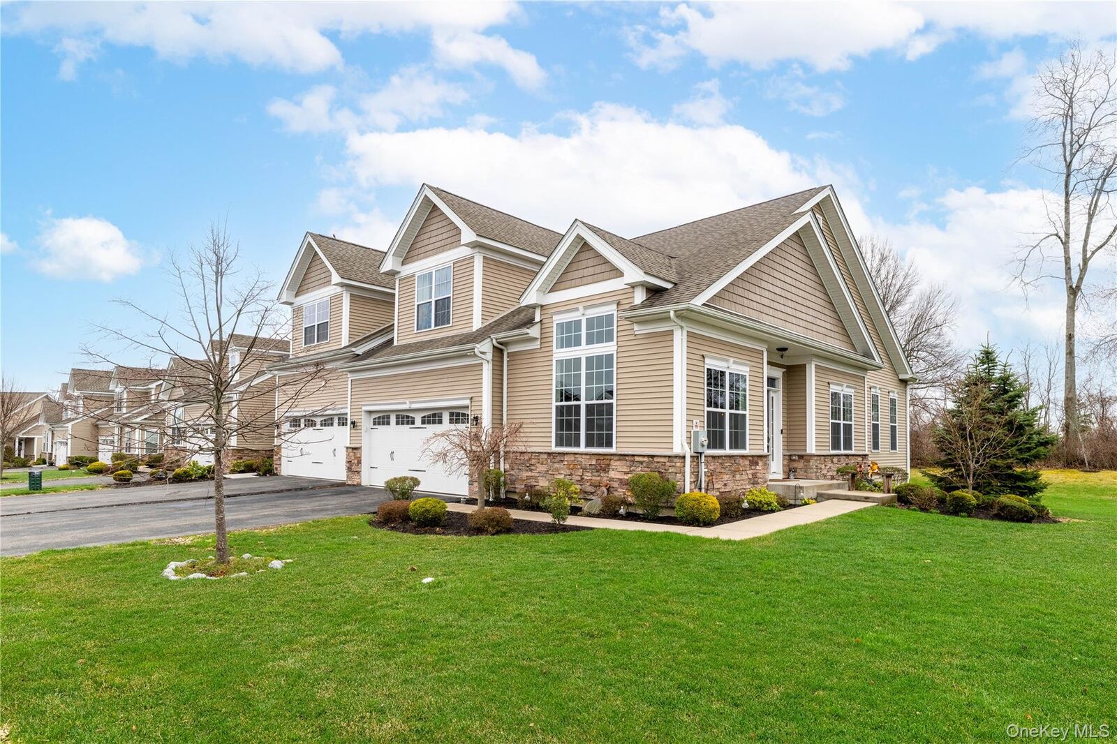 Property Photo:  27 Dutch Court  NY 12590 