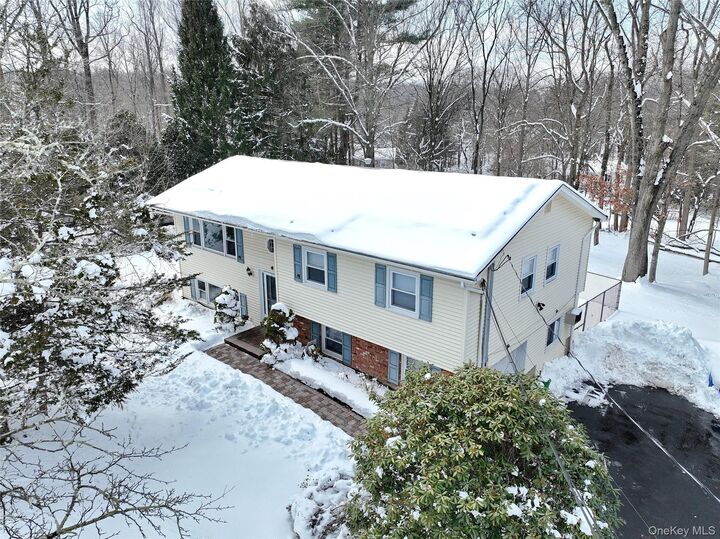 Property Photo:  9 Mary Beth Drive  NY 10901 