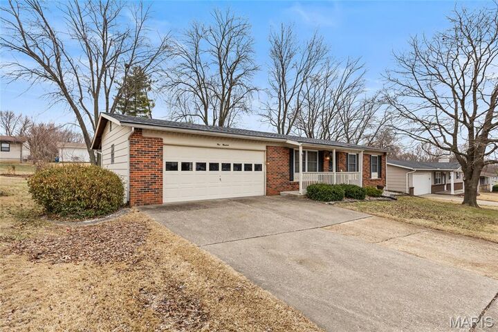 Property Photo:  500 Ken Drive  MO 63301 