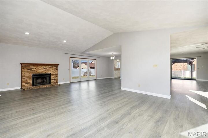 Property Photo:  1001 Ramblewood Drive  IL 62269 