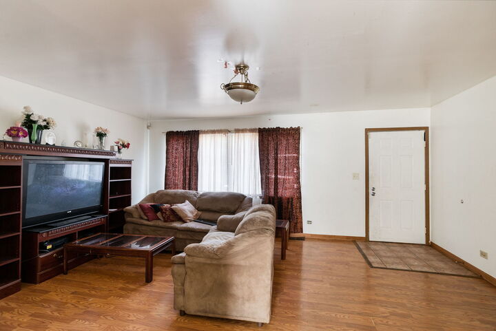 Property Photo:  10435 W Chaplin Avenue  IL 60099 
