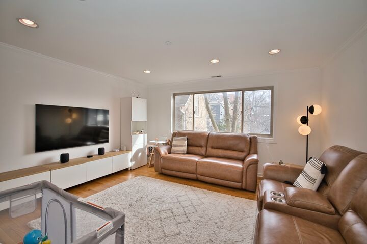 Property Photo: 1314 Main Street 2D IL 60202