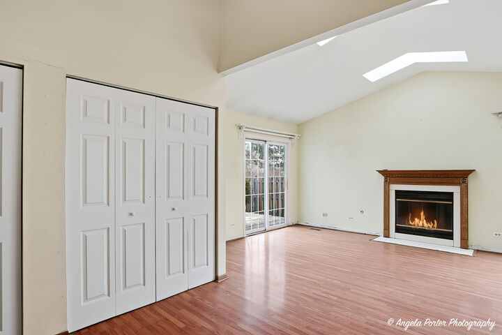 Property Photo:  