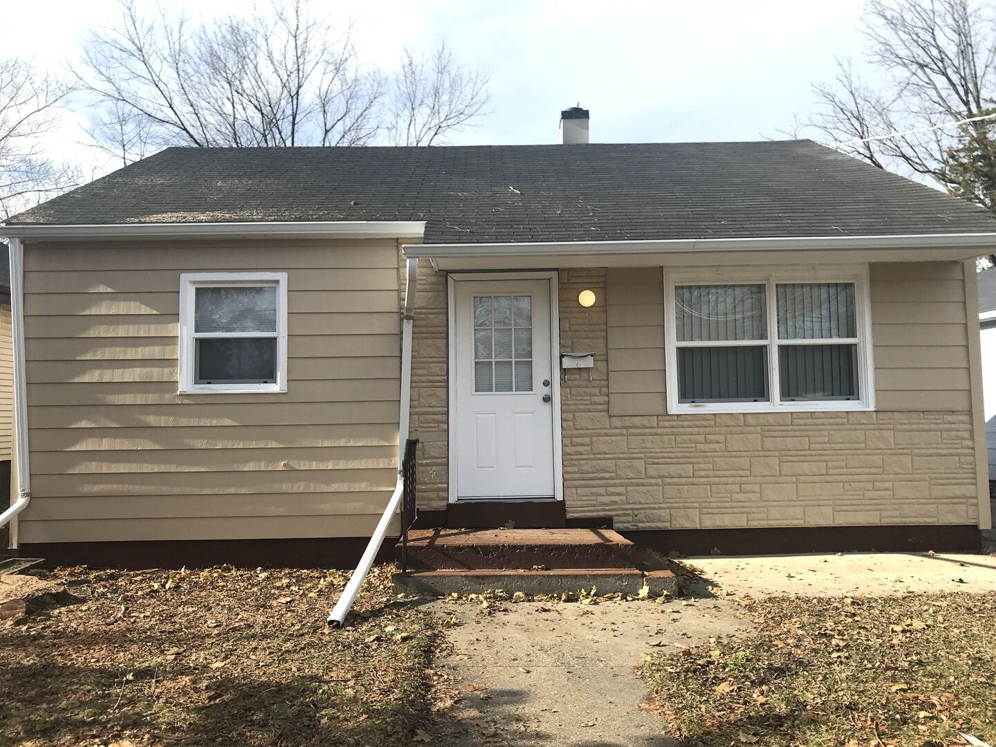 Property Photo: 924 Pine Street IL 60085