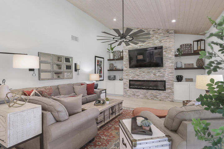 Property Photo:  43246 Lacovia Drive  CA 92203 