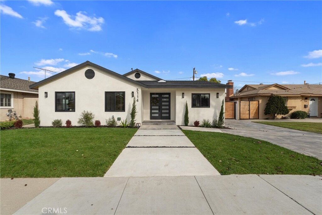 Property Photo: 3114 Hackett CA 90808