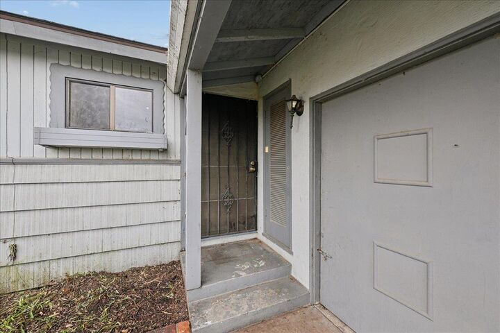 Property Photo: 2318 Pamela Lane CA 95825