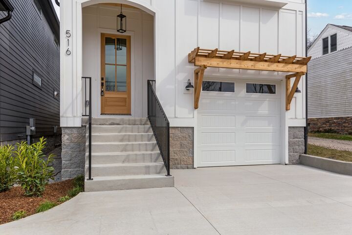 Property Photo: 516 E Bend Dr TN 37209