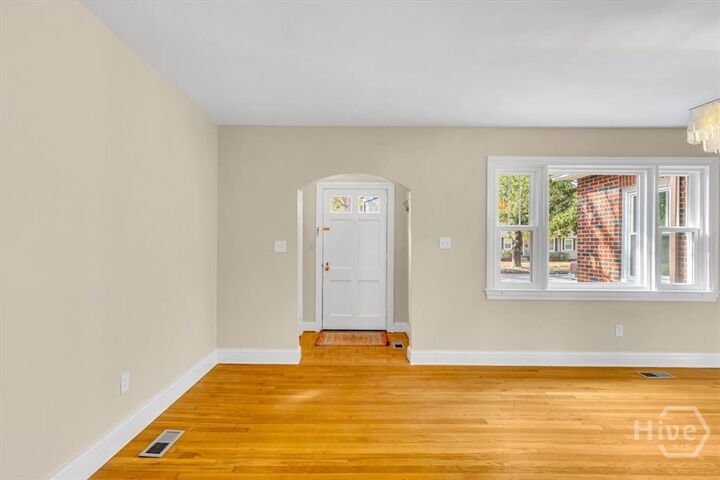 Property Photo:  308 E 55th Street  GA 31405 