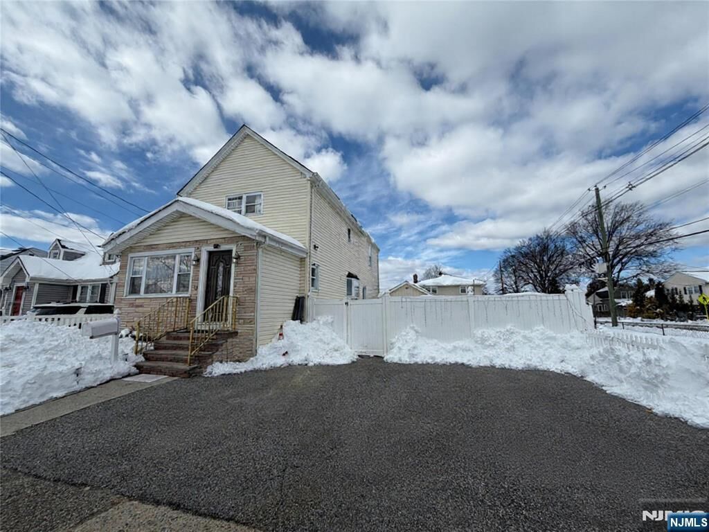 Property Photo:  41 15th Avenue  NJ 07407 