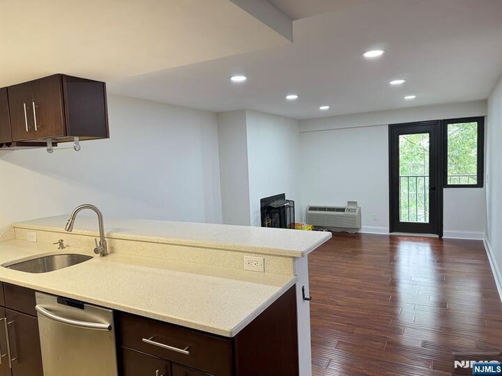 Property Photo: 55 Clinton 502 NJ 07601