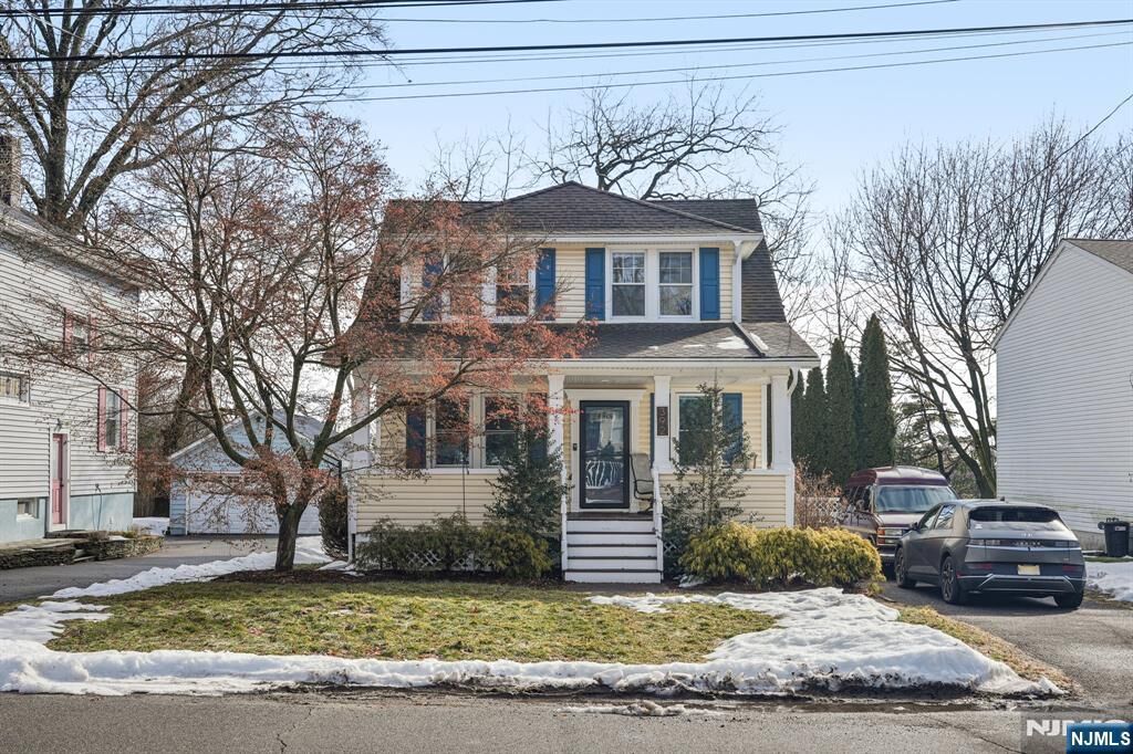 Property Photo:  392 Lehigh Street  NJ 07481 