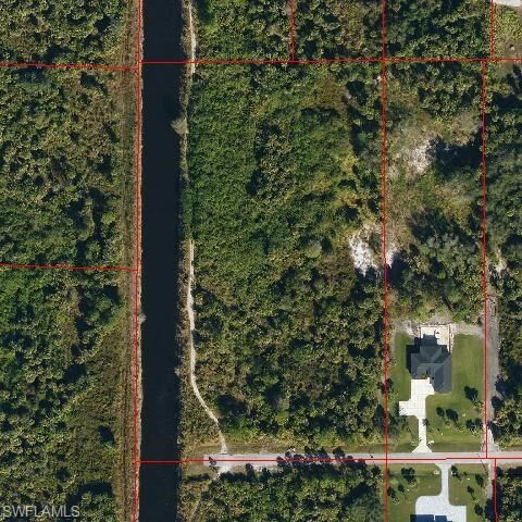 Property Photo: 2565 30th Ave SE FL 34117