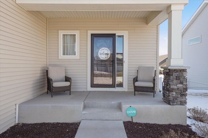 Property Photo: 1486 Oak Ridge Street MN 55341