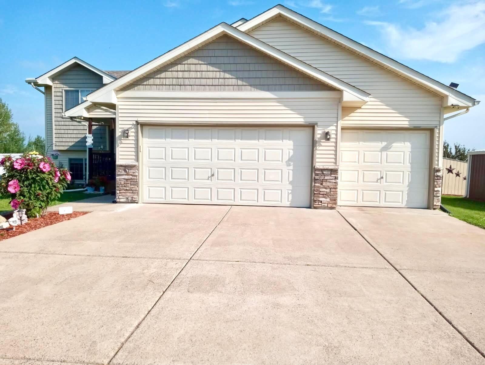 Property Photo: 10993 State Highway 70 MN 55063
