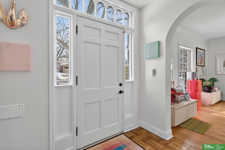 Property Photo:  2520 N 56 Street  NE 68104-9999 