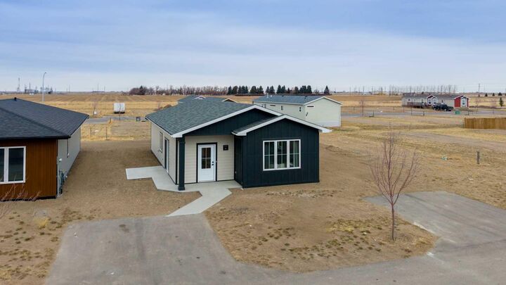 Property Photo: 4761 72 Avenue AB T1G 2A2