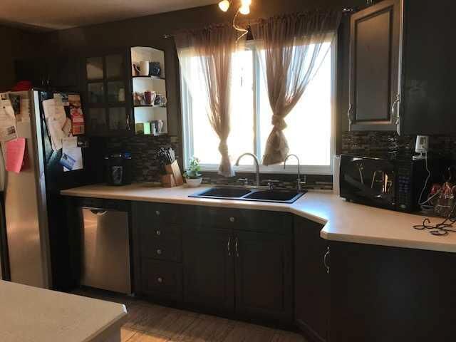 Property Photo: 712 3 Avenue AB T0H 1P0