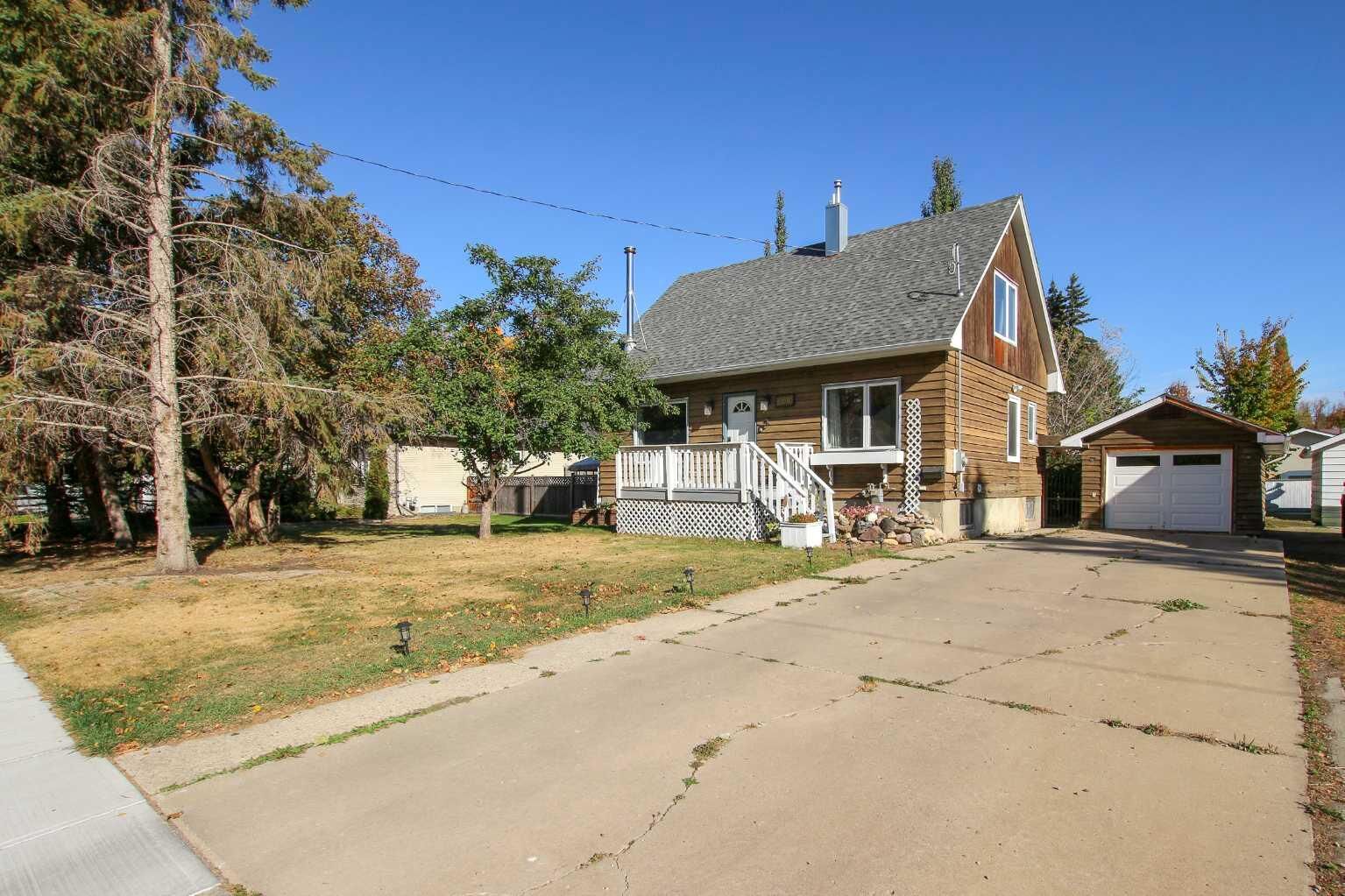Property Photo:  3515 45 Avenue  AB T4N 3K7 