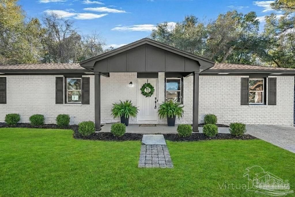 Property Photo:  1211 El Paso Cir  FL 32505 