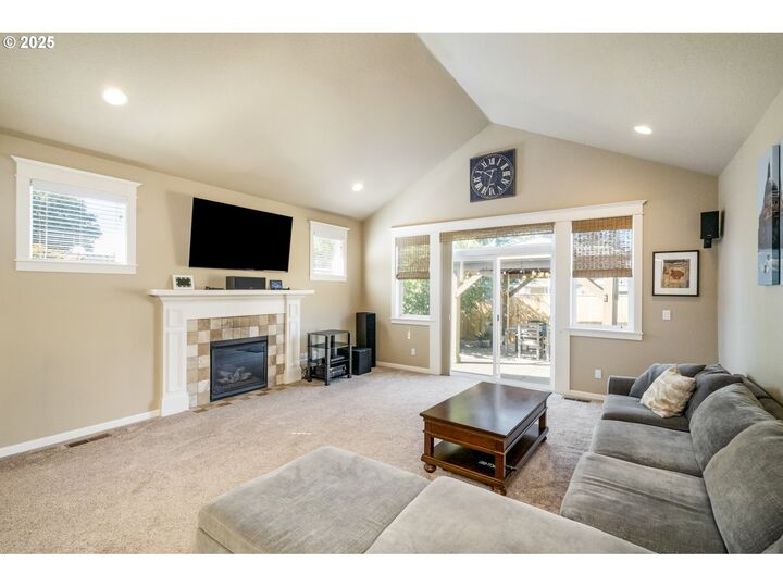 Property Photo:  18515 Aladdin Way  OR 97045 