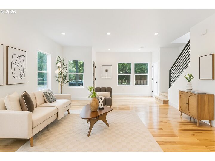 Property Photo:  7968 SE 16th Ave  OR 97202 