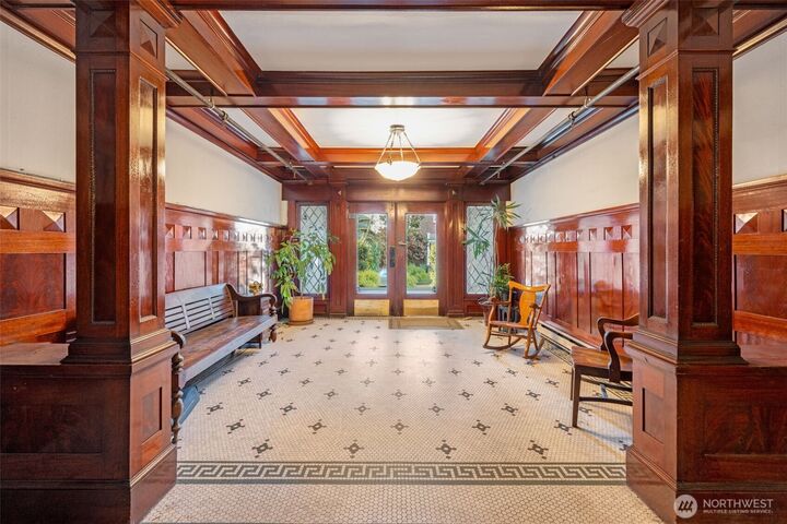 Property Photo:  626  13th Avenue E 3  WA 98102 