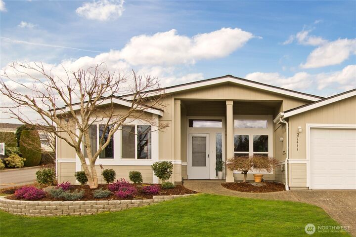 Property Photo:  27411  218th Lane SE 92  WA 98038 