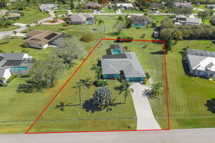 Property Photo:  2621 SE Delong Road  FL 34952 