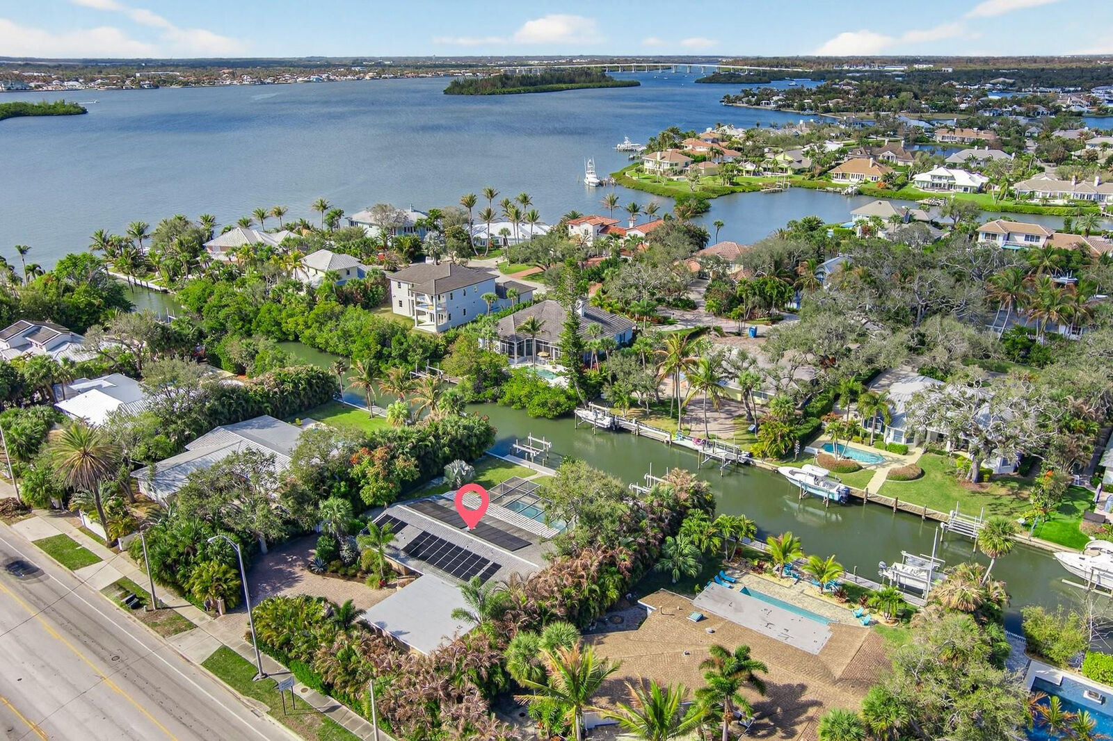 Property Photo:  547 E Causeway Boulevard  FL 32963 
