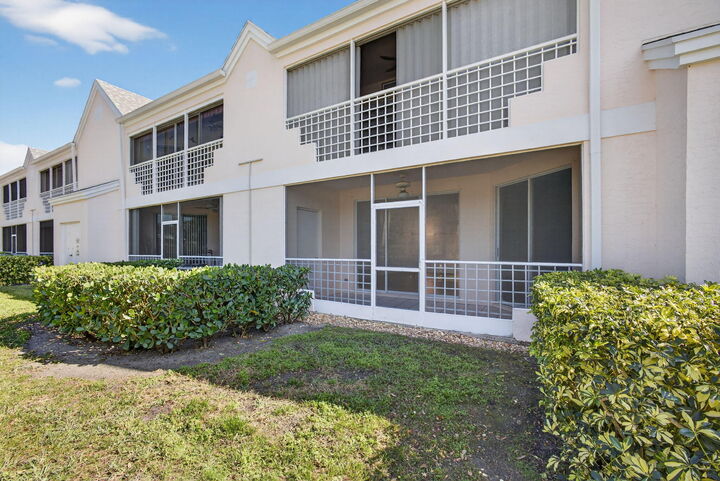 Property Photo:  101 Muirfield Court 101D  FL 33458 