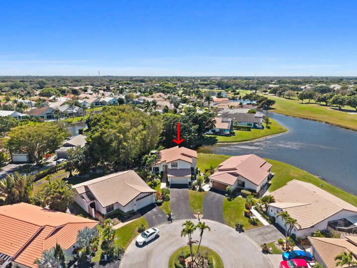 Property Photo: 5787 Lakeview Mews Place FL 33437