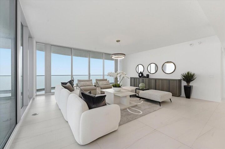 Property Photo:  151 N Seabreeze Boulevard 2204-E  FL 33304 