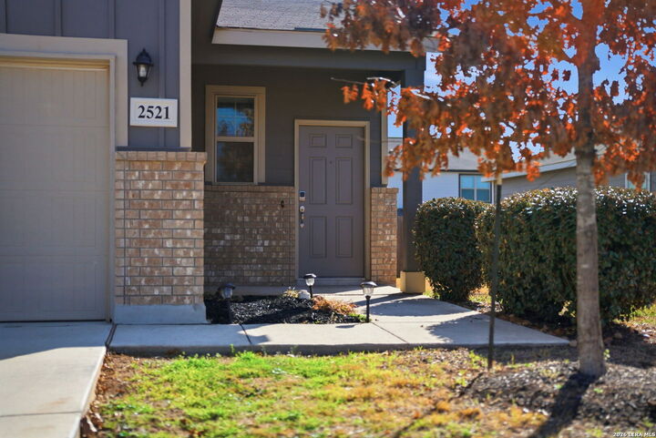 Property Photo:  2521 Hiddenbrooke Trace  TX 78155 