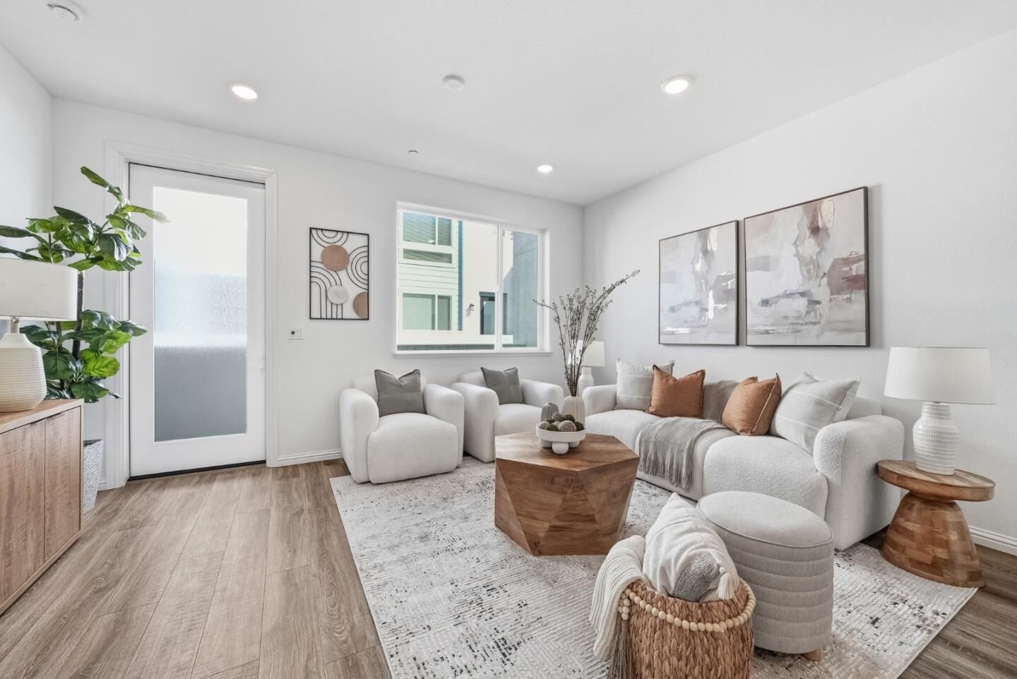 Property Photo:  604 Apricot Way  CA 95133 