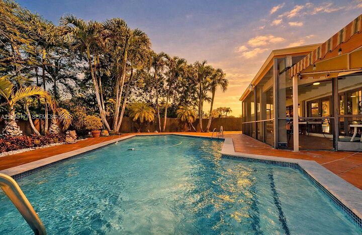 Property Photo:  9400 SW 100th Ave Rd  FL 33176 