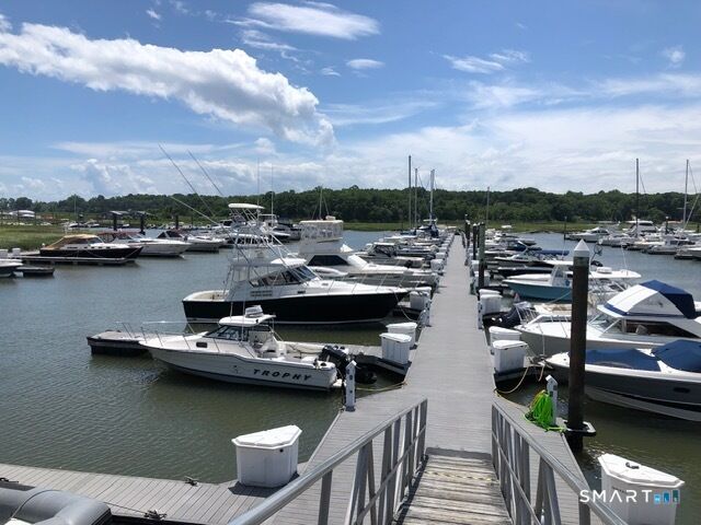 Property Photo:  379 Whitfield Street Cs936  CT 06437 