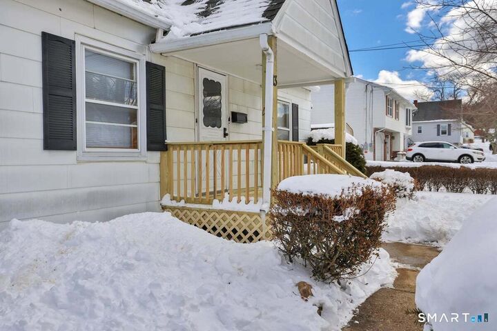 Property Photo:  13 Benjamin Street  CT 06010 