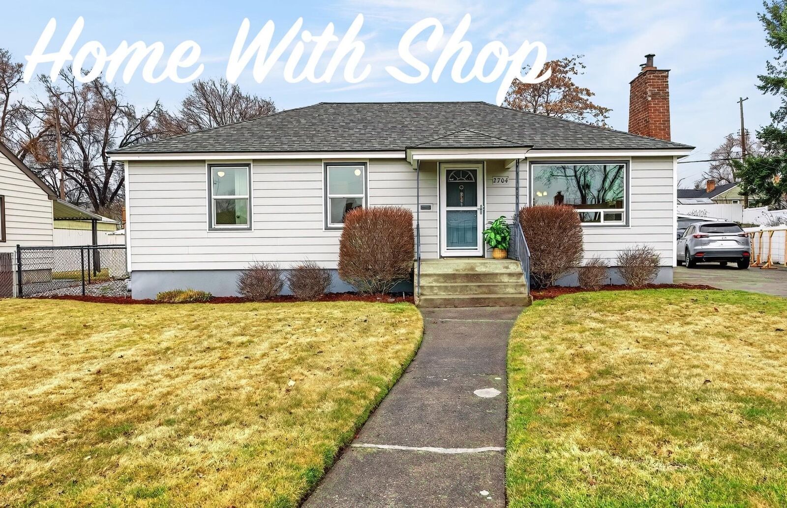 Property Photo:  2704 W Hoffman Ave  WA 99205 