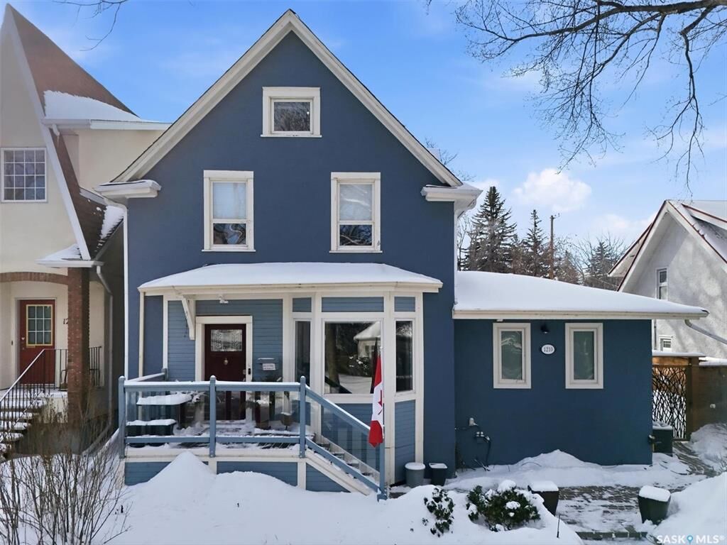 Property Photo: 1210 Elliott Street SK S7N 0V6
