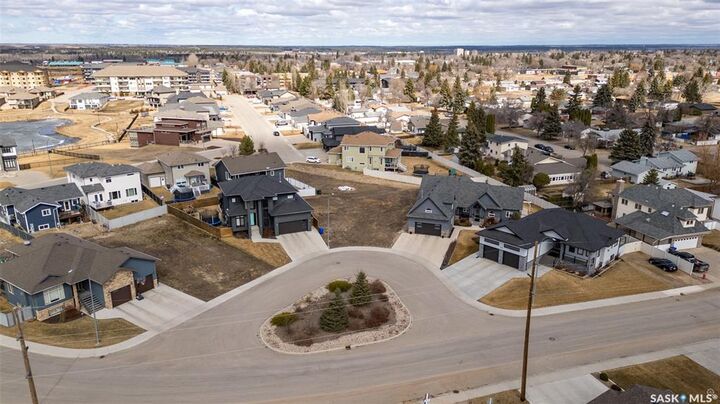 Property Photo:  722 32nd Street W  SK S6V 7T5 
