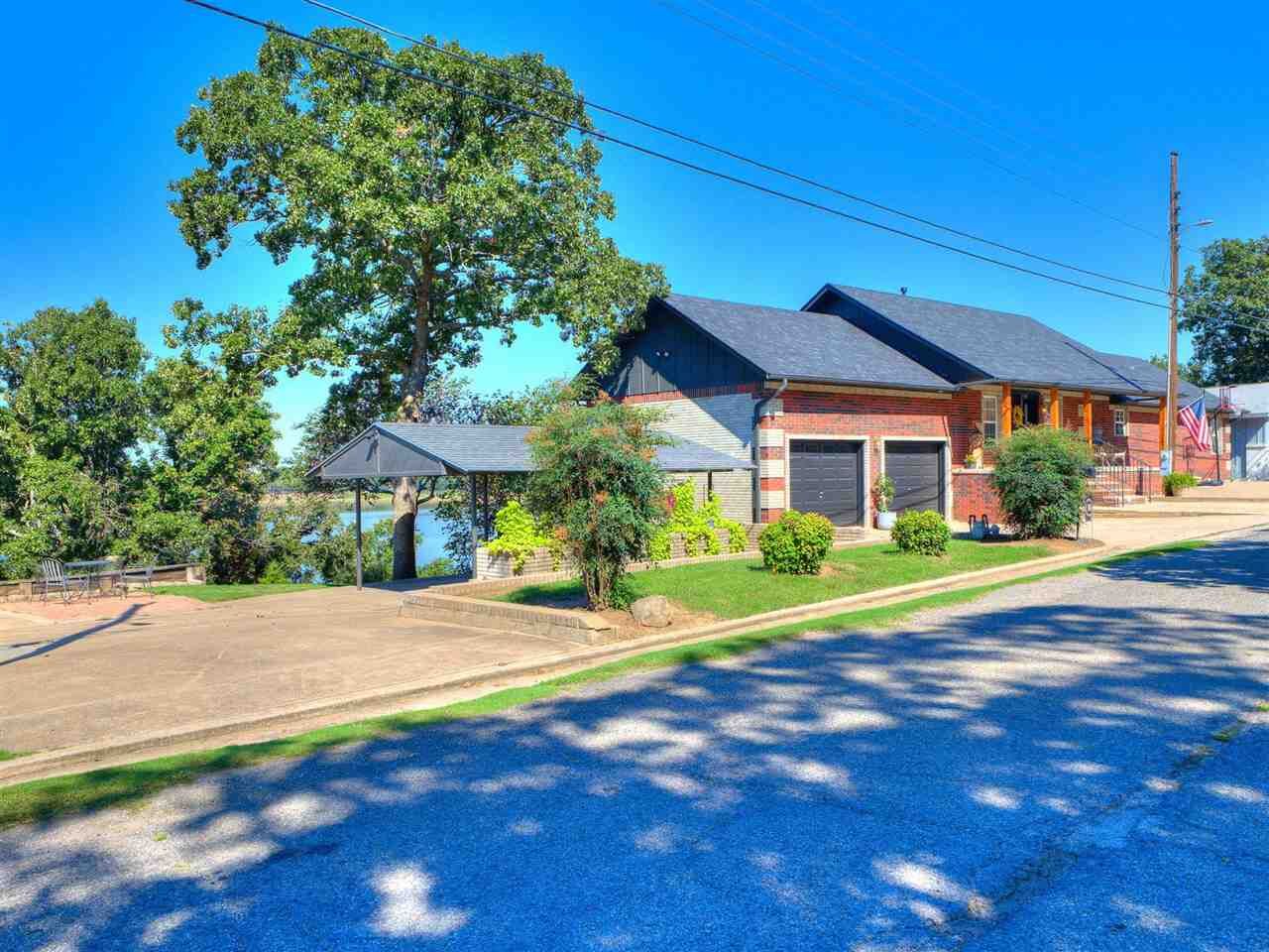 Property Photo:  119 N Salt Creek Drive  OK 74044 