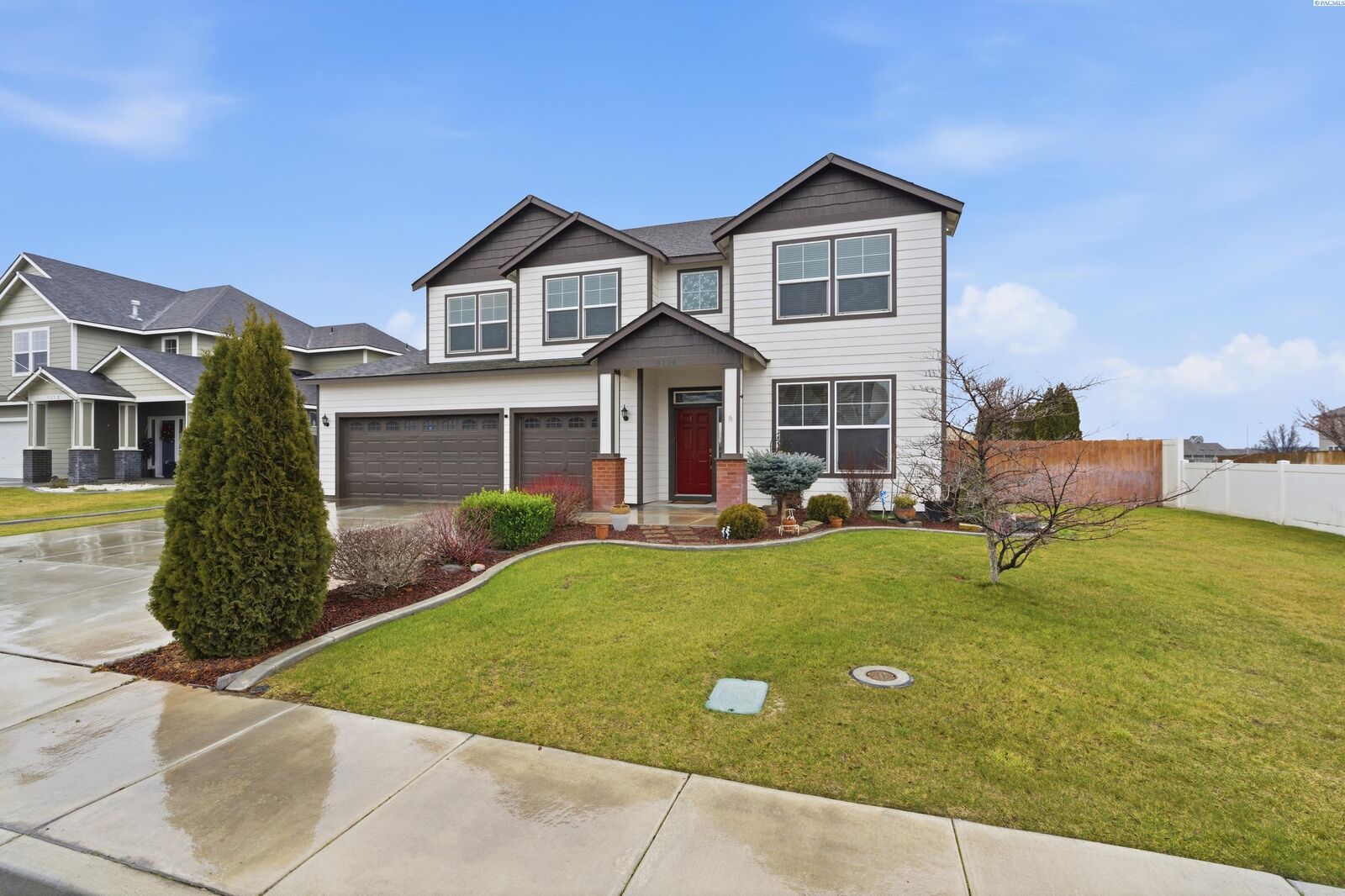 Property Photo: 5116 Lucena Dr WA 99301